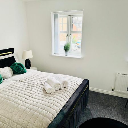 Harmony House 3 Bedroom New Build For Families, Contractors, Black Country Museum Sleeps 6 Tipton Exteriör bild