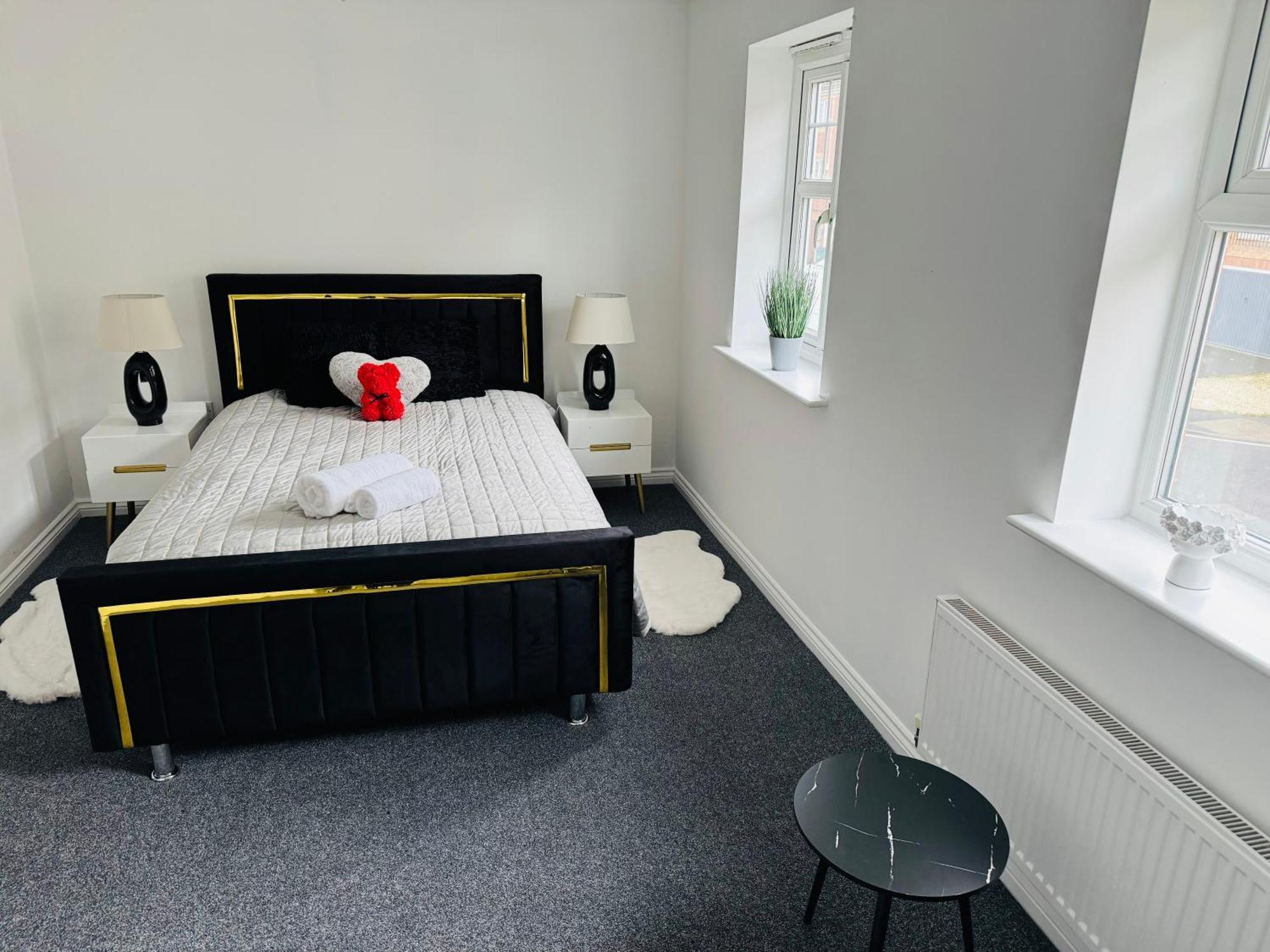 Harmony House 3 Bedroom New Build For Families, Contractors, Black Country Museum Sleeps 6 Tipton Exteriör bild