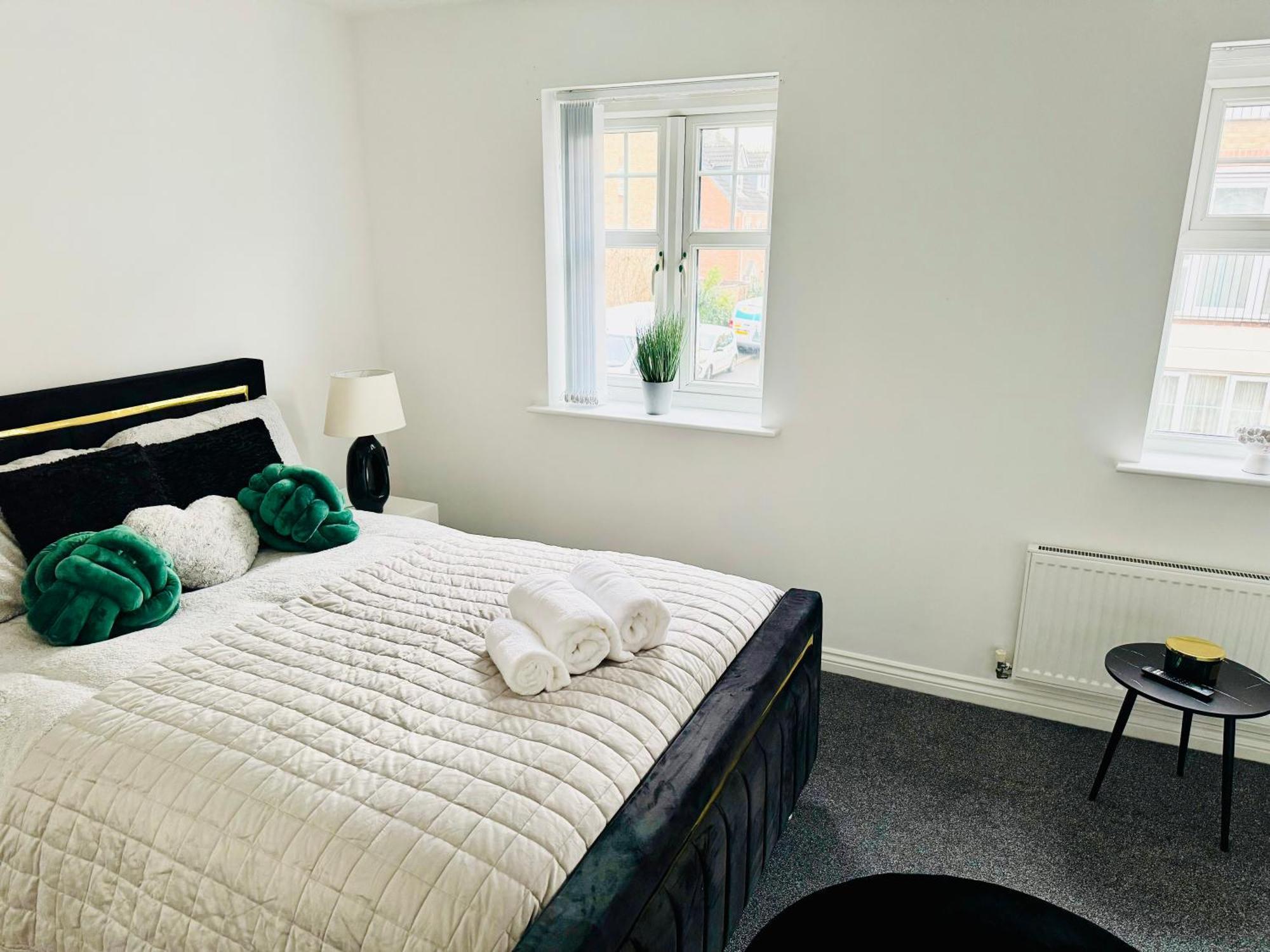 Harmony House 3 Bedroom New Build For Families, Contractors, Black Country Museum Sleeps 6 Tipton Exteriör bild