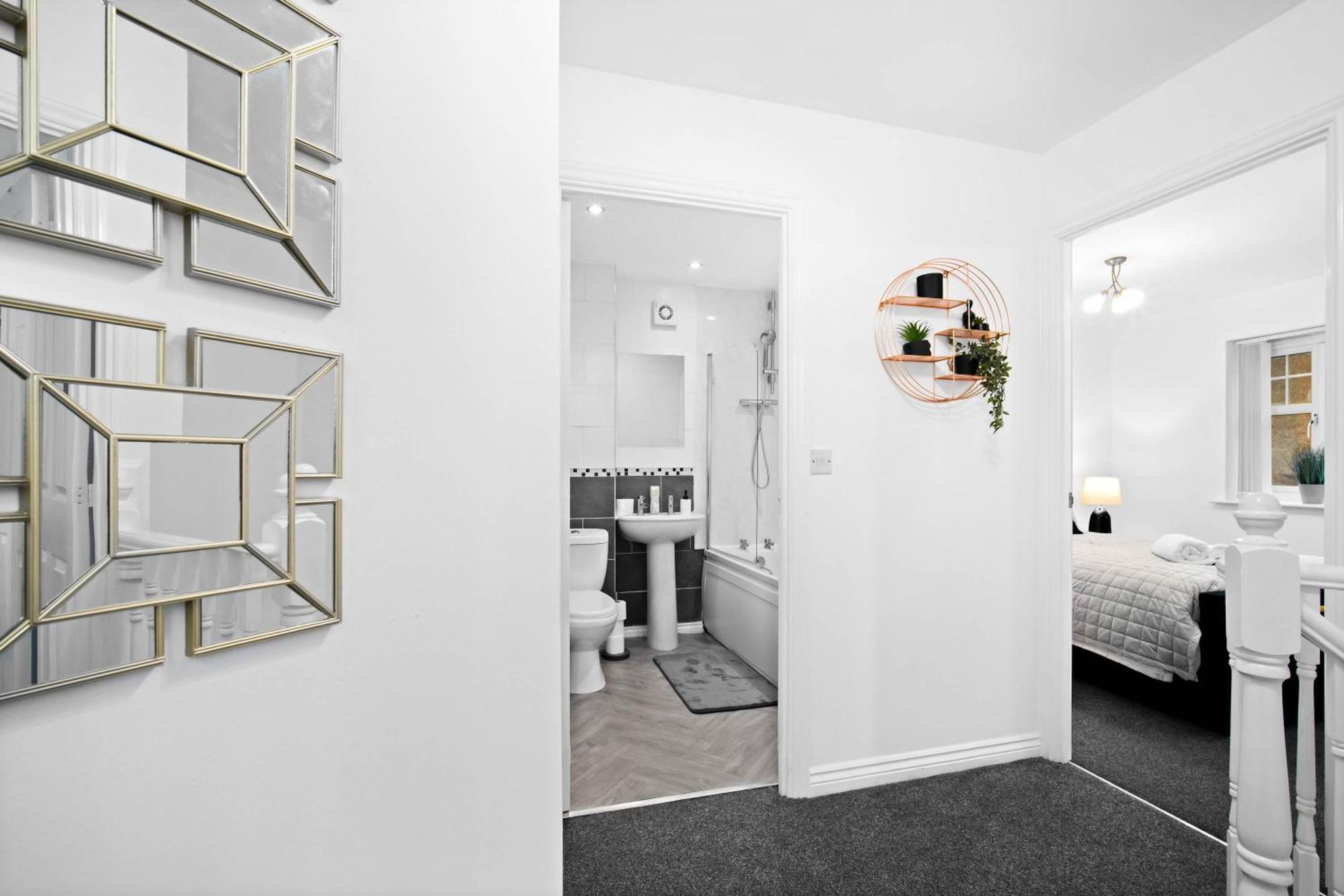 Harmony House 3 Bedroom New Build For Families, Contractors, Black Country Museum Sleeps 6 Tipton Exteriör bild